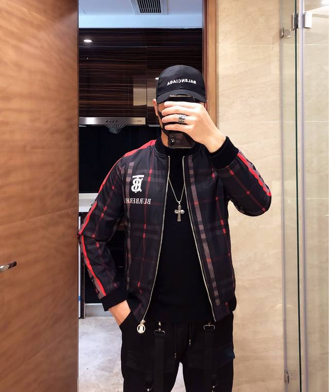 Supports returns and exchanges for next year's Burberry Spring/Summer new arriv