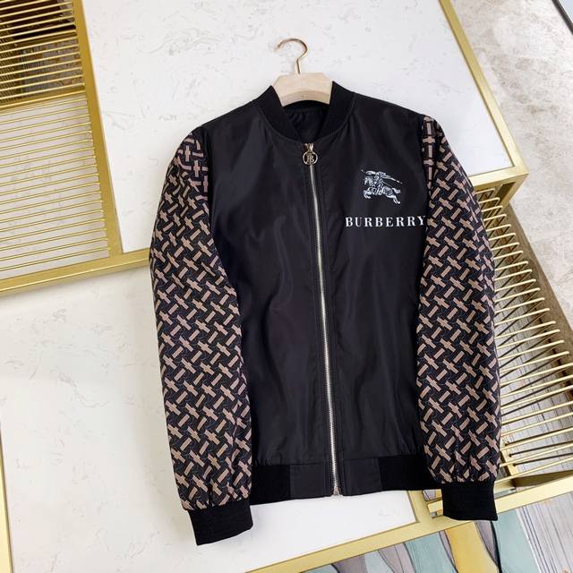 In stock, ready to ship! New Burberry Spring/Summer jacket. Perfect condition,