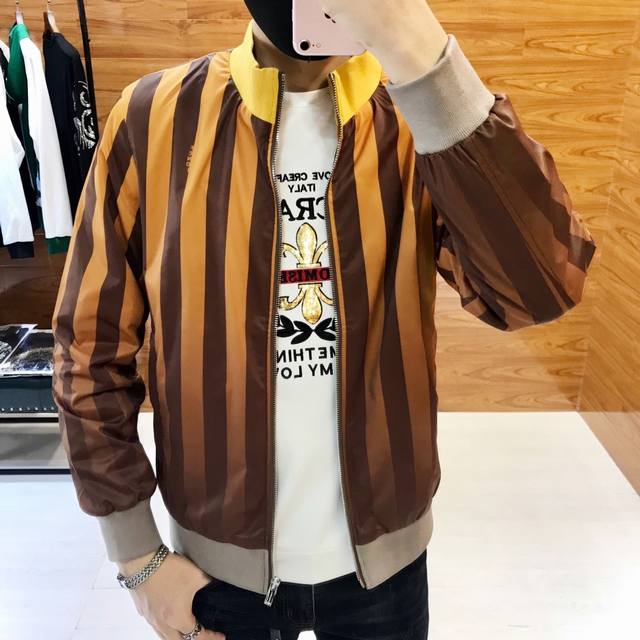 Fd Fendi's new autumn/winter men's trench coat/jacket, released simultaneously o