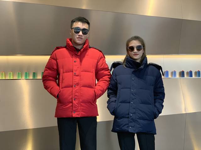 Canada Gooes 2029 Style : Navy Blue Unisex Mid-range: Raccoon Fur 650 Wolf Fur