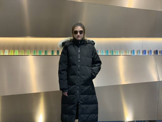 Canada Gooes 2022 Style : Black Women's Mid-range: Raccoon Fur 650 Wolf Fur Fac