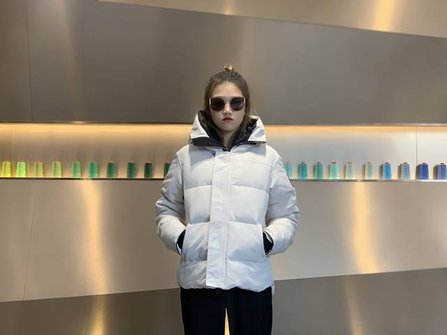 Canada Gooes 17 Styles : Off-white unisex Mid-range: Factory direct supply: Sup