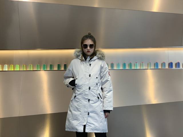 Canada Gooes 12 Styles : Off-white Women's Mid-range: Raccoon Fur 600 Wolf Fur