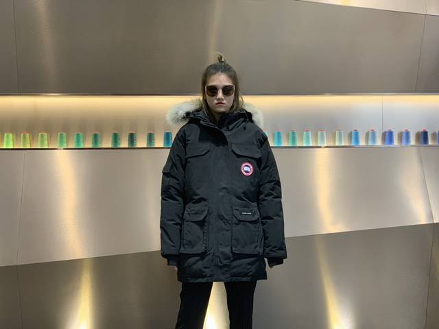 Canada Gooes 2009 Women's Patchwork: Black, High-End: Raccoon Fur 650 Wolf Fur,