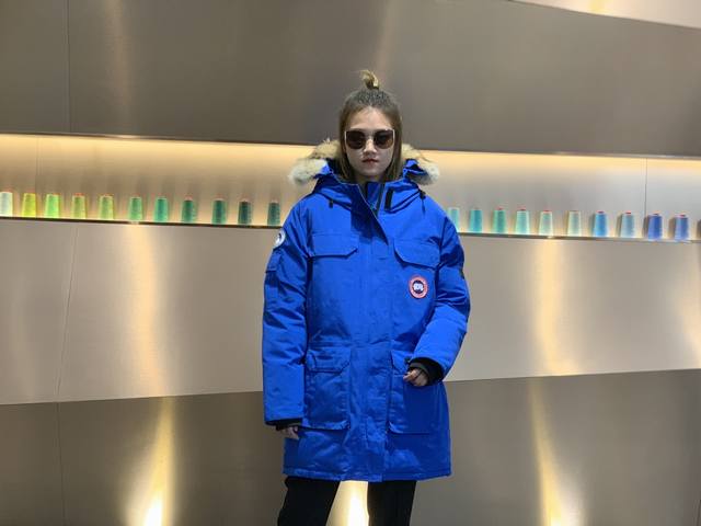 Canada Gooes 2009 : Sky Blue Women's High-End: Raccoon Fur 650 Wolf Fur Factory