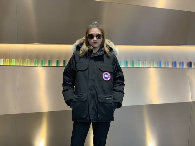 Canada Gooes 2008 Style : Black, Unisex, High-End: Raccoon Fur 650 Wolf Fur Fac