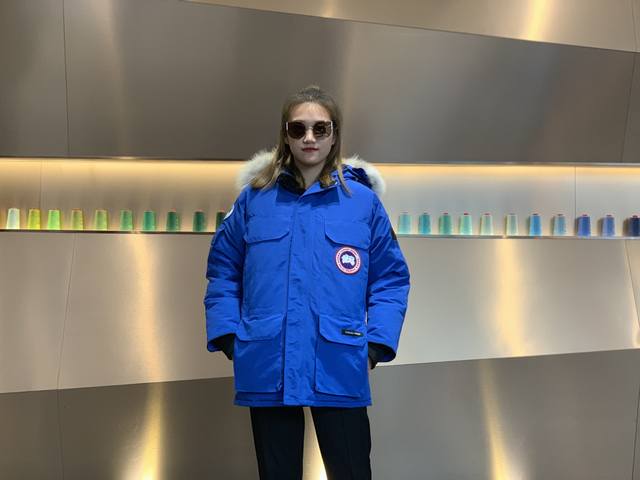 Canada Gooes 2008 Style : Sky Blue Unisex High-End Grade: Raccoon Fur 650 Wolf