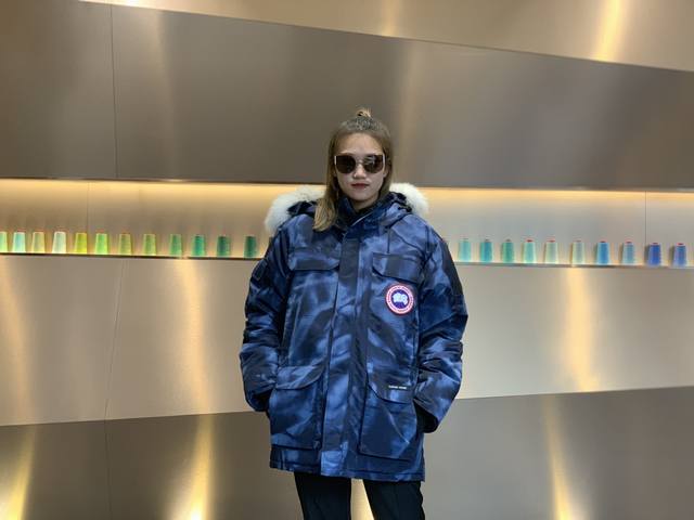 Canada Gooes 08 Model : Abstract Blue Camouflage Unisex High-End: Raccoon Fur 6