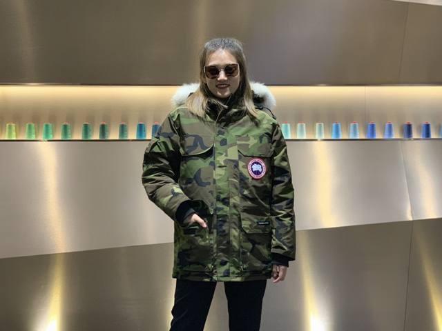 Canada Gooes 08 Model : Green Camouflage Unisex High-End: Raccoon Fur 650 Wolf