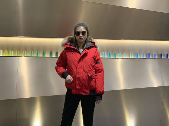 Canada Gooes 01 Style : Red Unisex Mid-range: Raccoon fur 570 wolf fur Factory