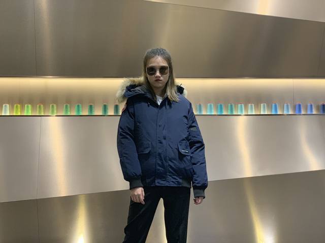 Canada Gooes 01 Style : Navy Blue Unisex Mid-range: Raccoon Fur 570 Wolf Fur Fa