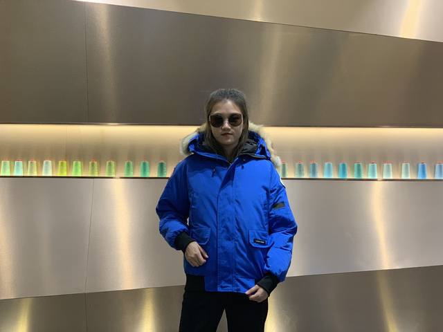 Canada Gooes 01 Style : Sky Blue Unisex Mid-range: Raccoon Fur 570 Wolf Fur Fac