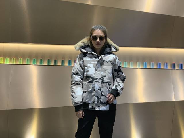 Canada Gooes 01 Style : White Camouflage Unisex Mid-range: Raccoon Fur 570 Wolf