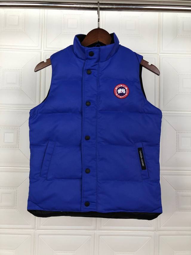 Style: Canada Goose Children's Vest Color: Sky Blue Available on Taobao, WeChat
