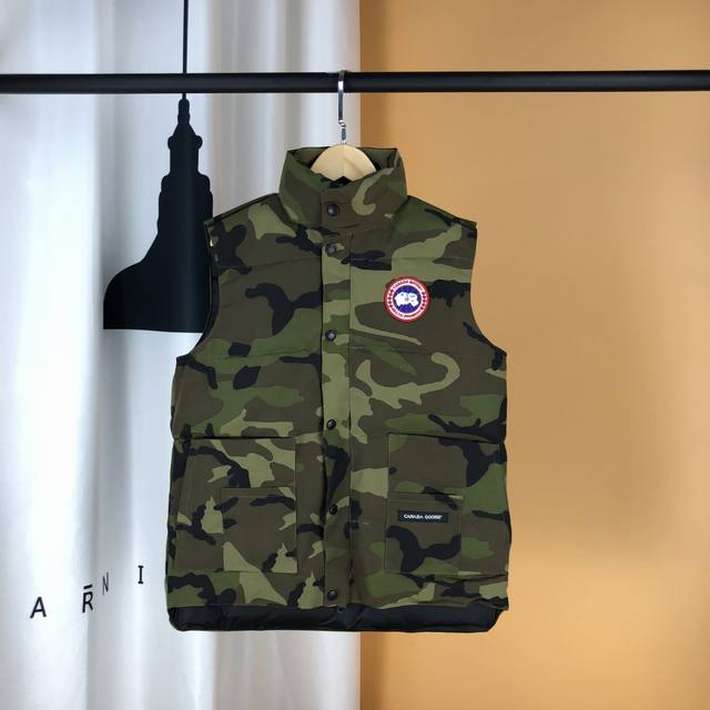 Couple style Color: Green Suitable for display in physical stores, Taobao, and