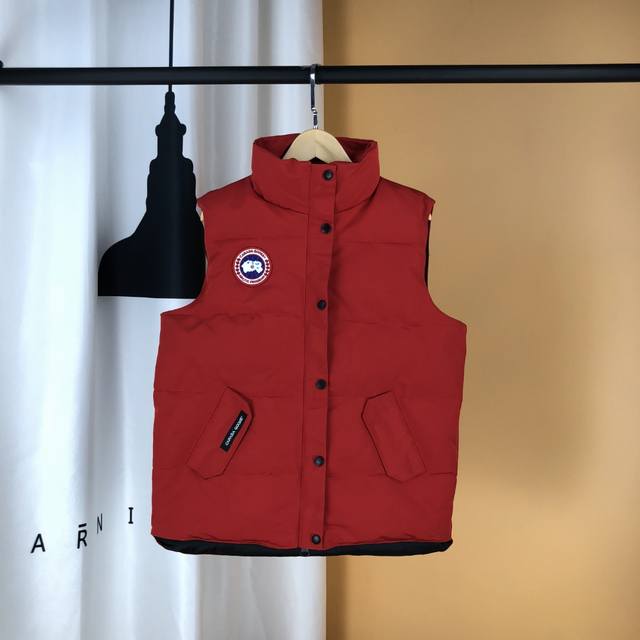 Women's Down Vest, Color: Red. Suitable for retail stores, Taobao, and physical