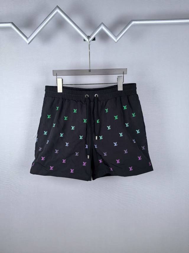 Lv Gradient Embroidered Four-Point Beach Shorts Made of high-elastic nylon fabri