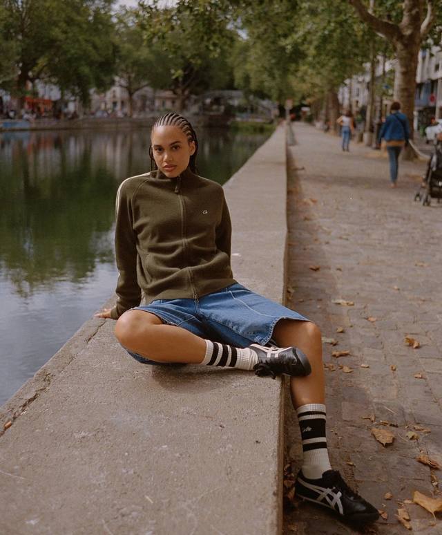 5001# Croteiz White Ruffled Wool Cardigan Black/Green SML XL