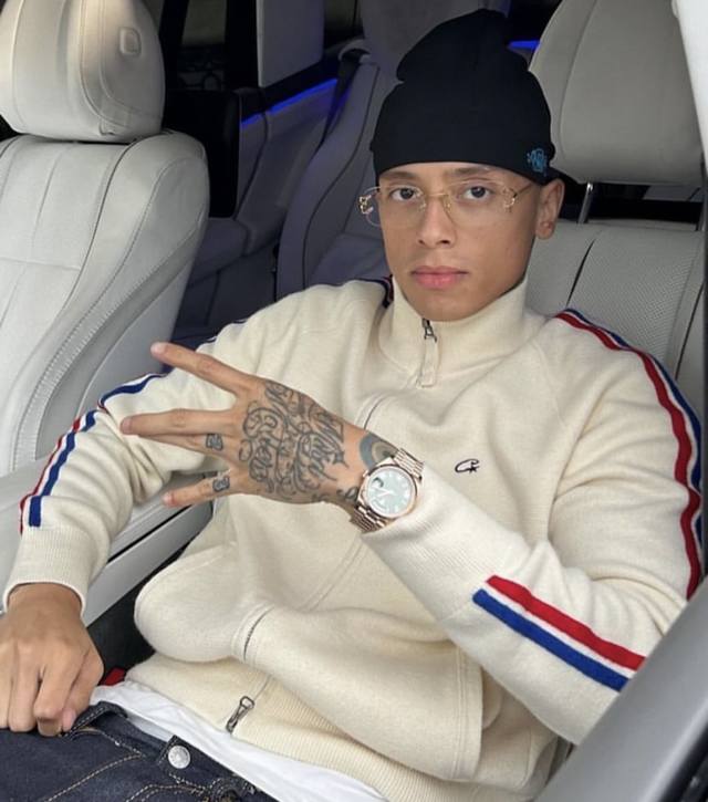 5005 # Croteiz Red and blue ripped wool cardigan Black apricot SML XL