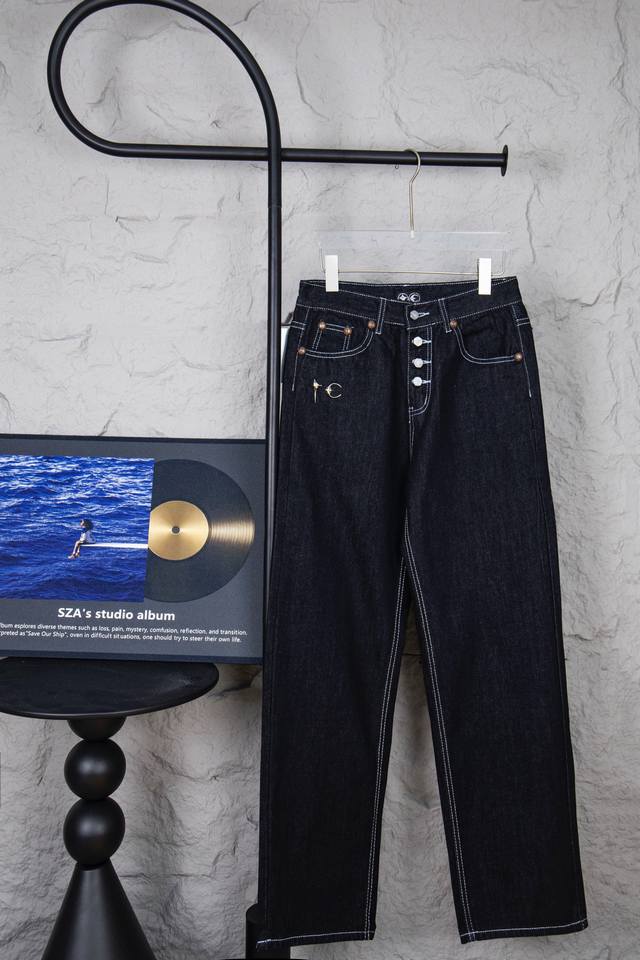 Style No.: M149 Top-tier version with complete accessories. Thug Club evergreen