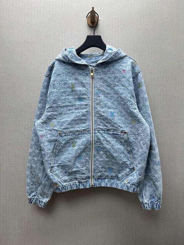 Louis Vuitton 24Ss new washed denim jacket with a hood featuring the Monogram C