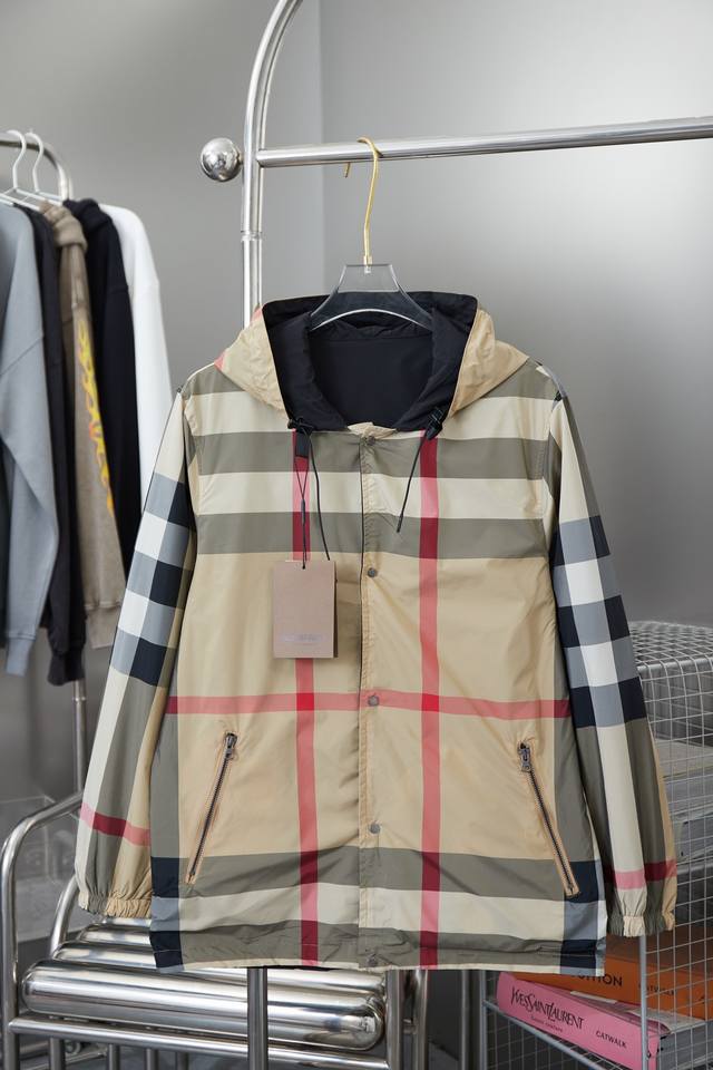 Burberry Large Check Reversible Jacket A must-have item for men's and women's e