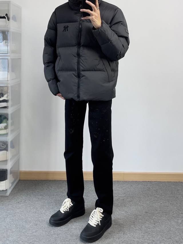 Style No. Cc585 Classic and versatile Armani rhinestone jeans . The back pocke