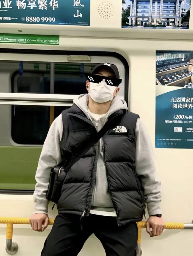 Tnf The North Face Classic 1996 Down Vest #Model Wearing It#