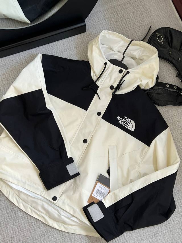 Shopkeeper's Recommendation: The North Face European Style Women's Drop-Shoulder