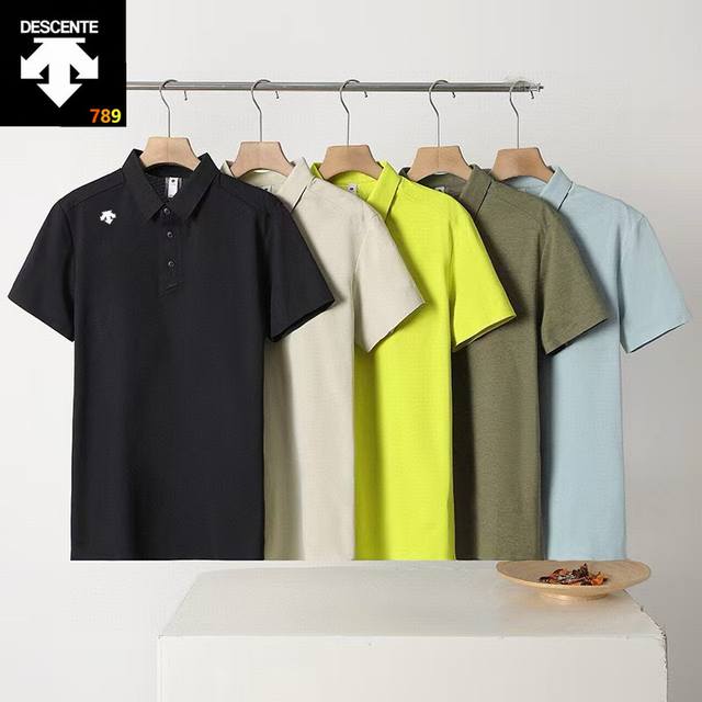Descente Silicone 3D 2025 Men's Casual Polo Shirt ( ) uses a new type of fabric,