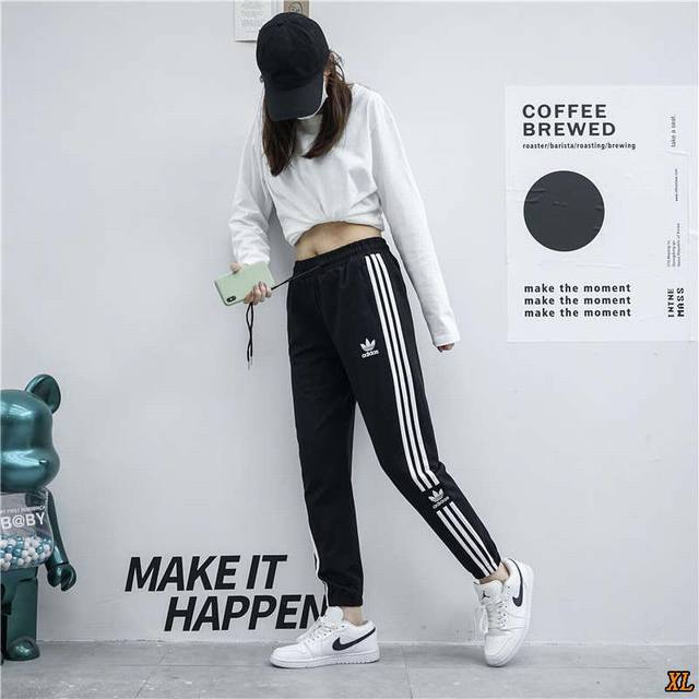 Exclusive Real Shot of New Arrival: Clover Sweatpants, Autumn Style, Unisex, Spo