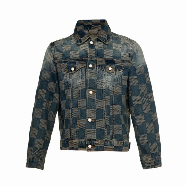 Evergreen Lv24Fw Checkered Vintage Denim Jacket. This classic denim jacket featu
