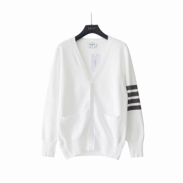 Real shot details + size chart Thom Browne classic four-stripe thick knitted car