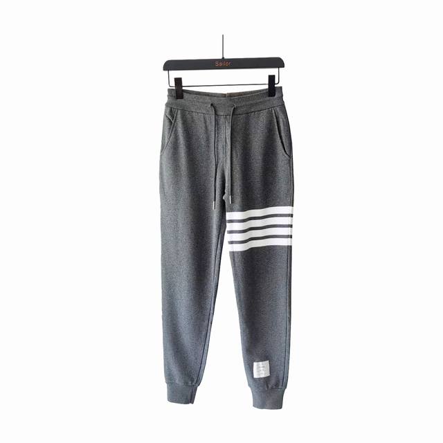 Real shot details + size chart Thom Browne. Tb classic yarn-dyed terry cloth lon