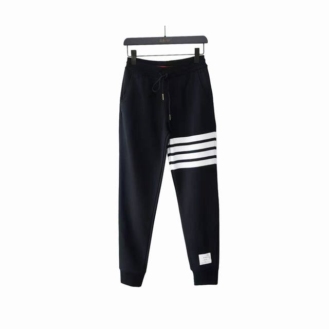 Real shot details + size chart Thom Browne. Tb classic yarn-dyed terry cloth lon