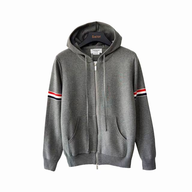 Real shot details + size chart Thom Browne.Tb double sleeve label zipper cardiga