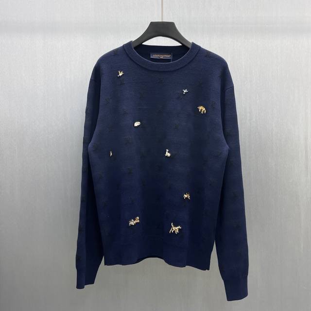 Lu Animal Jacquard Blue Sweater Size: S-XL This elegant, delicately knitted long