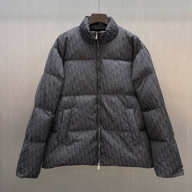 Cd Jacquard Black Down Jacket Size: S-XL This down jacket highlights Dior's clas