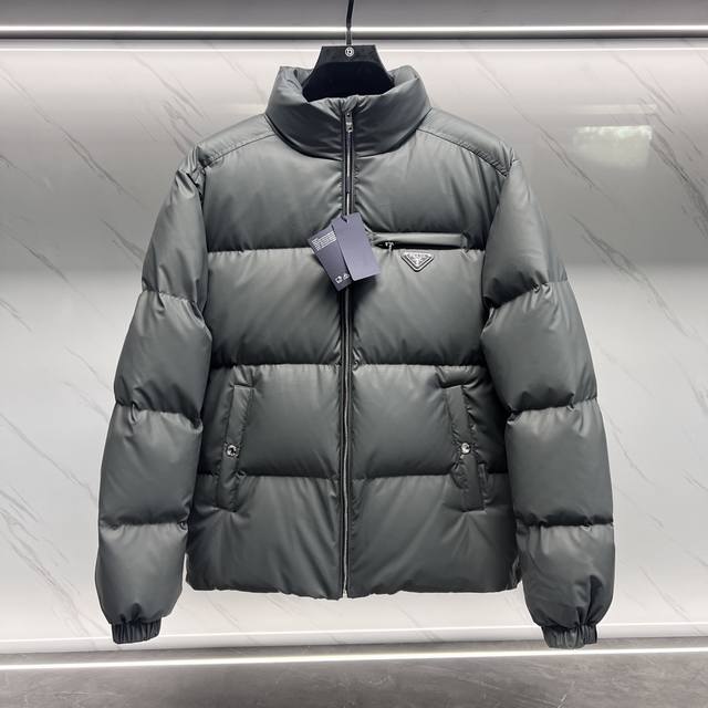 Premium Down Prada 23Fw Tech Leather Down Jacket. This jacket uses the latest 23