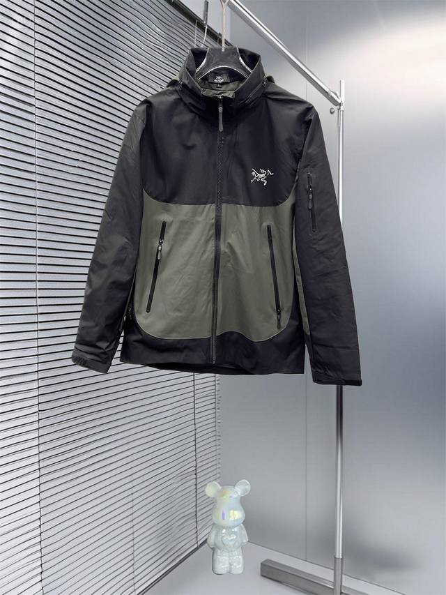 Ships on the same day. Arc'teryx 2025 Early Autumn New Original Men's Hooded Wi