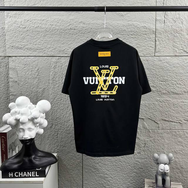 LV Louis Vuitton 2025 Spring/Summer New Classic Large V Letter 3D Flocking Desig