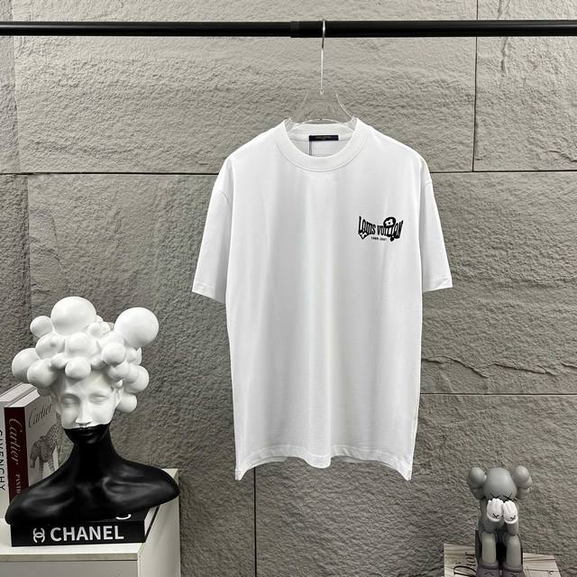 LV Louis Vuitton 2025 Spring/Summer New Classic Large V Letter 3D Applique Embro