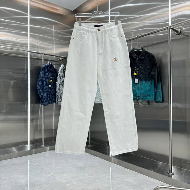 Lv Louis Vuitton straight-leg jeans with letter print on the back pocket. Availa