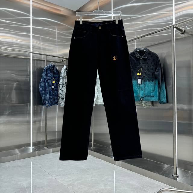 Lv Louis Vuitton straight-leg jeans with letter print on the back pocket. Availa
