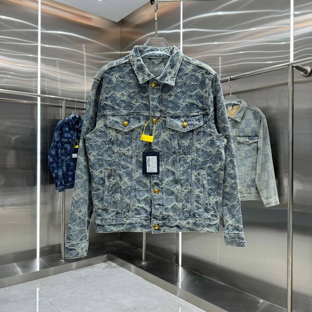 Lv Louis 2025 New Monogram Jacquard Trucker Cowboy Jacket. Fabric uses 7-count C