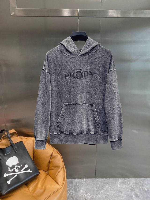 Prada 2025 Autumn/Winter New Long-Sleeved Hooded Sweatshirt, High-End Version!
