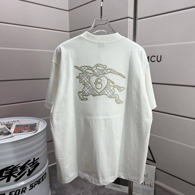 Burberry Autumn/Winter New Crew Neck Short Sleeve T-Shirt with Equestrian Logo E