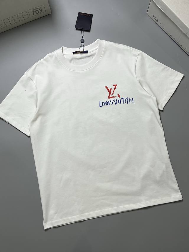 Lv 26S Summer Style Color: Black and White Craftsmanship: Graffiti Letter Print