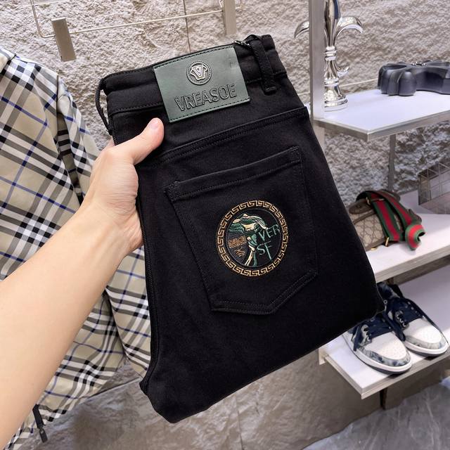 Versace 2025 Autumn/Winter New Arrival High-End Jeans, Original European Qualit