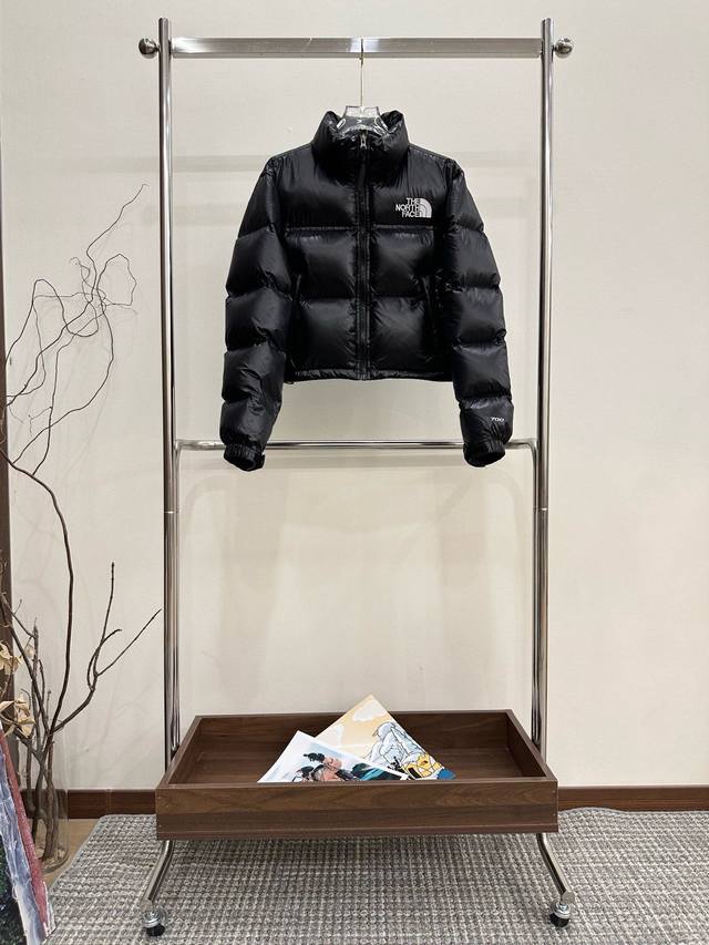 The North Face 84 Kendall Jenner Short Women's Down Jacket ( ) Product Colors: B